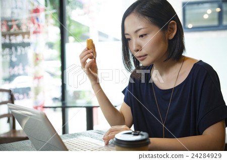 在咖啡館OL /攝影合作_大大橋工作 24284929