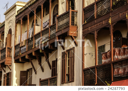 Fes (Fez) is consist of thousants small streets 24287793