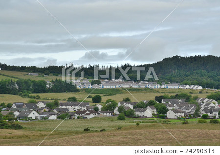 奧古斯塔堡附近的住宅區，擁有平靜的氛圍，統一的顏色和形狀 24290313