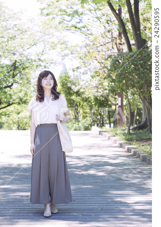 young woman young woman 24290595