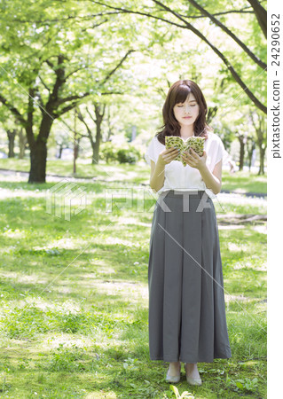 young woman young woman 24290652