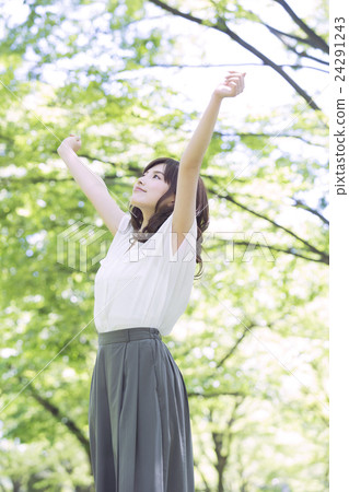 young woman      24291243