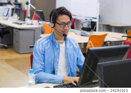 Call center men 24291923