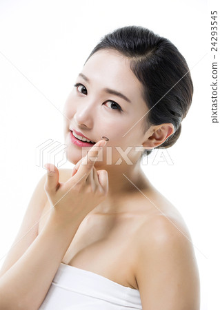 Beautiful Asian Woman / Beauty Concept.jpg Beautiful Asian Woman / Beauty Concept.jpg 24293545