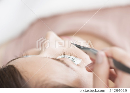 睫毛延長 24294019