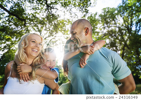 Family Playing Outdoors Children Autumn Concept 24316349