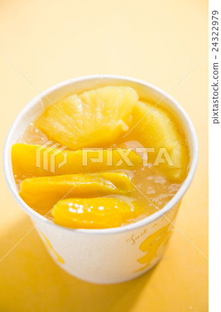 Carambola Juice & Yongfu ice cream 24322979