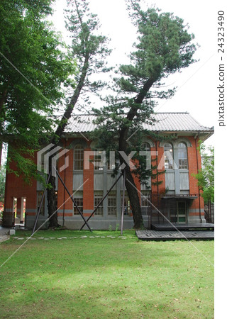 Yeh memorial 24323490