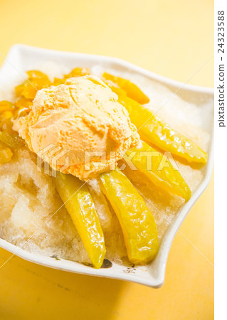 Carambola Juice & Yongfu ice cream 24323588