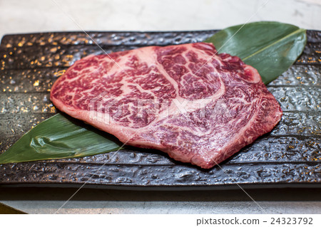 Carbon slow fire cuisine Carbon slow fire cuisine 24323792