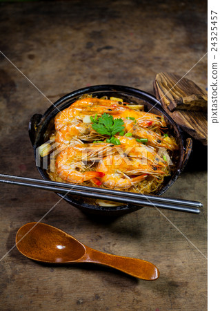 Baked shrimp vermicelli  24325457
