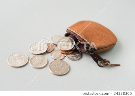 US dollar coin change 24328300