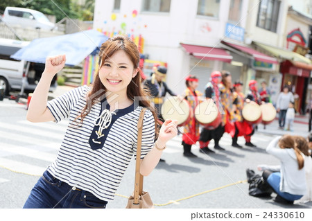 Acer dancing woman 24330610