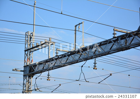 Overhead train under the blue sky Overhead train under the blue sky 24331107