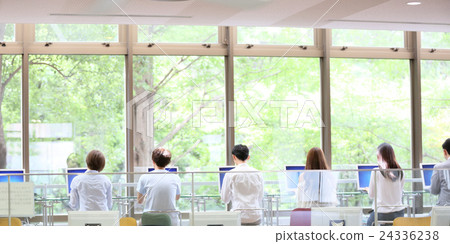 College student / specialized student job hunting net cafe image 24336238