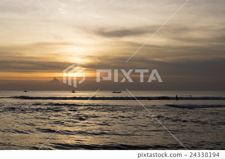 巴厘島庫塔海灘日落 24338194