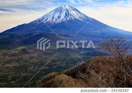 富士山在從Shiho湖全景看見的初冬 富士山在從Shiho湖全景看見的初冬 24338397