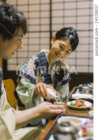ryokan, japanese inn, couple 24338637