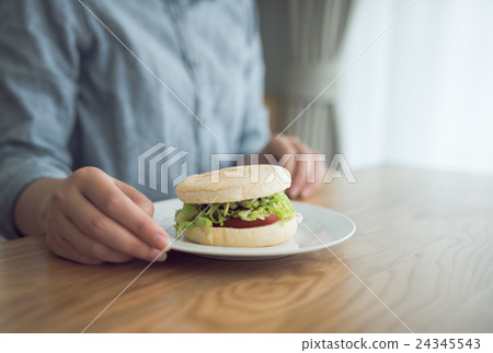 English Muffin 24345543