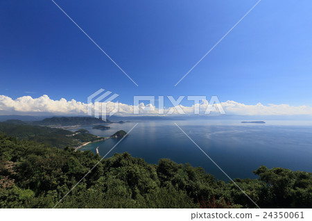 Kagawa prefecture Mifune-shi of the Sosui Peninsula, western part of Kagawa prefecture, Eastern Ehime prefecture, Shikoku mountain range, and Ibushima 24350061