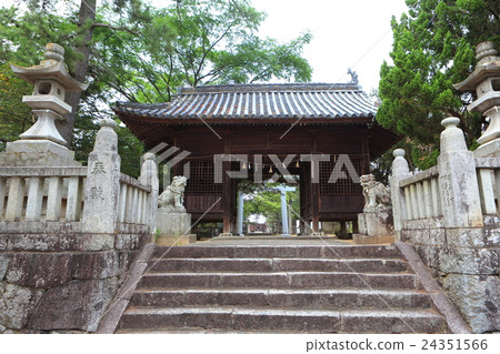 Takinomiya Shrine entrance 24351566