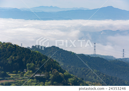 The sea of clouds in Ozu City, Ehime Prefecture 24353246