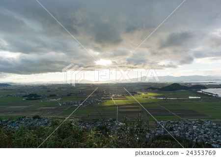 Lake Biwa seen from Yawata Yamashiro (Ogihachiman City, Shiga Prefecture) 24353769