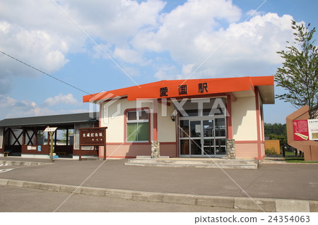 Patriki station building 24354063