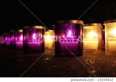 Candle white, purple 24354632