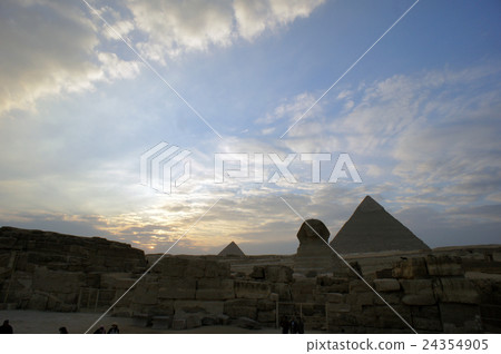 Pyramid of Giza 24354905