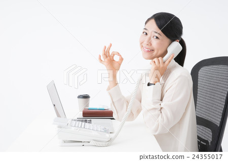 女商人(書桌工作) 女商人(書桌工作) 24355017