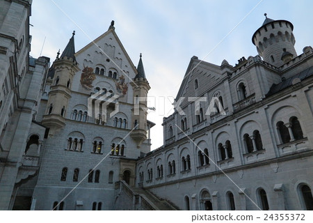 新天鵝堡（Schloss Neuschwanstein） 24355372