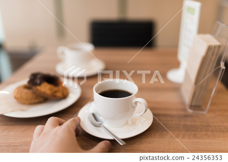 Cafe Cafe 24356353