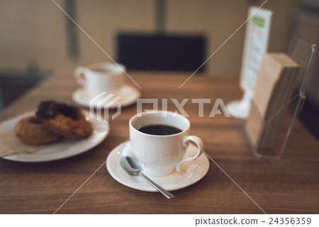Cafe Cafe 24356359