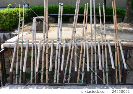 Aligned stilts 24358061