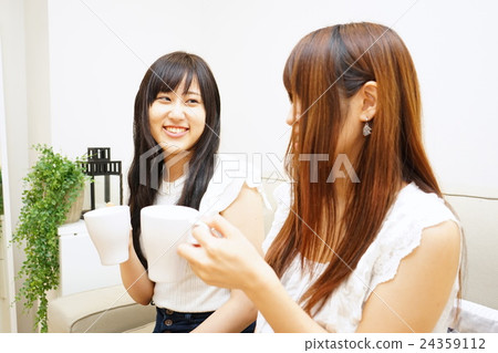 Japanese young woman taking home parties at home girls' party Japanese young woman taking home parties at home girls' party 24359112