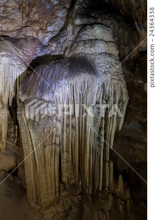 石灰石洞在越南被稱為“天堂洞穴” 24364338