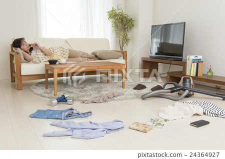 A housewife who can not be tidied up 24364927