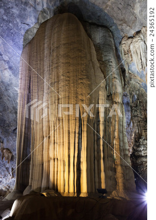 Limestone cave called "cave in heaven" in Vietnam Limestone cave called "cave in heaven" in Vietnam 24365192