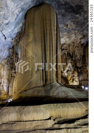 Limestone cave called "cave in heaven" in Vietnam Limestone cave called "cave in heaven" in Vietnam 24365193