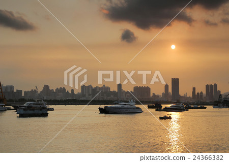 the Kwun Tong Promenade at 2016 the Kwun Tong Promenade at 2016 24366382