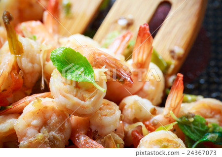 close up prawns spicy with hot basin 24367073
