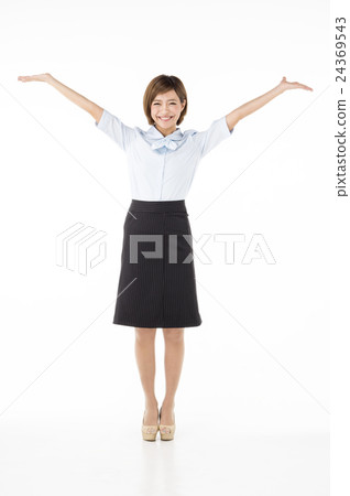 Women in their late twenties 24369543