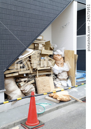 Garbage under construction Garbage under construction 24375951