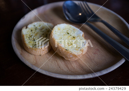 bread with cheez. 24379429