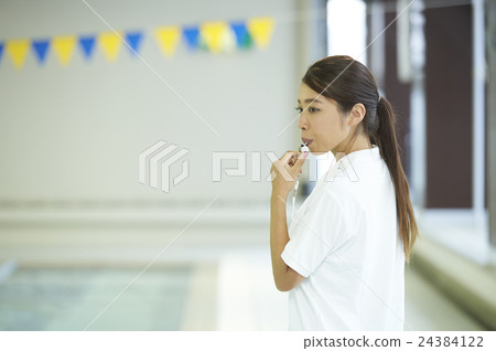 游泳池 24384122