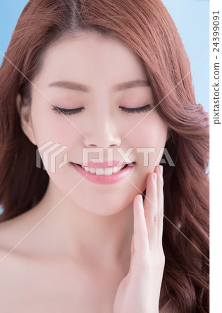 Beauty woman with health skin 24399091