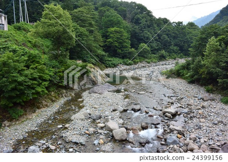 未開發的地區秋山村的kirume溫泉 照片素材 圖片 圖庫