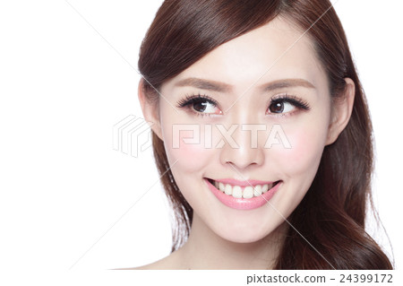 Beauty woman with charming smile 24399172