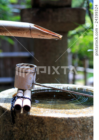 Tsukubai Tsukubai 24399324